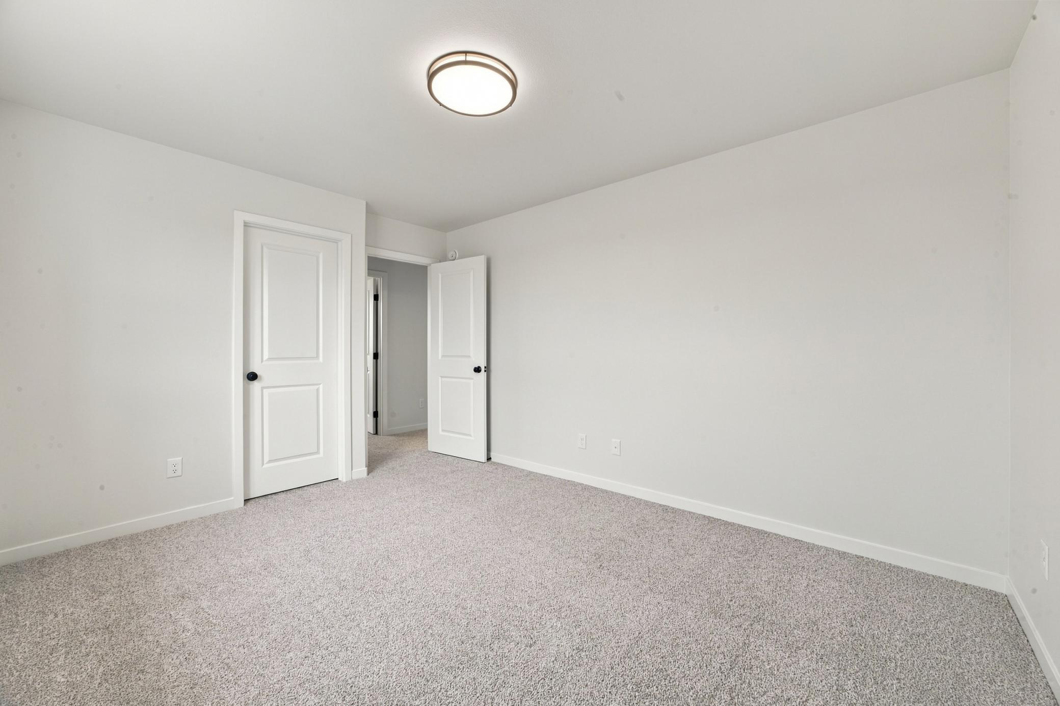 2026 single family home for sale at 8479 61st Street S in Horace, ND — 5 bed, 3 bath (photo 26 of 38)
