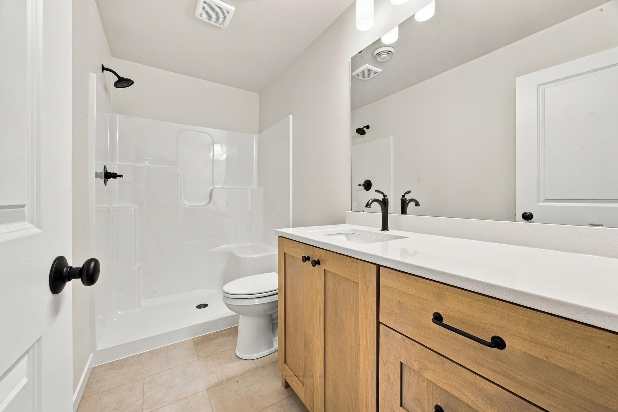 2026 single family home for sale at 8479 61st Street S in Horace, ND — 5 bed, 3 bath (photo 27 of 38)