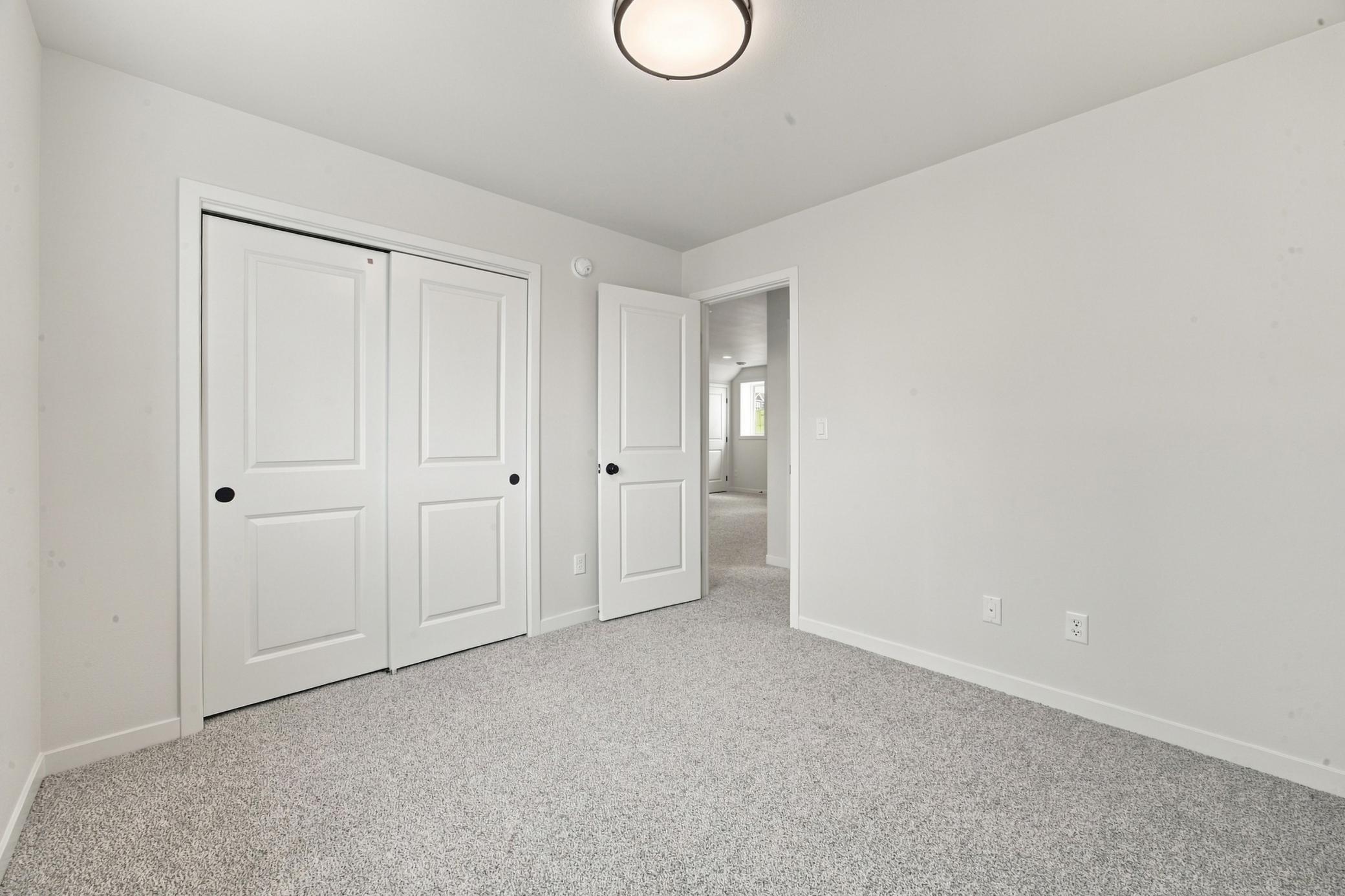 2026 single family home for sale at 8479 61st Street S in Horace, ND — 5 bed, 3 bath (photo 30 of 38)