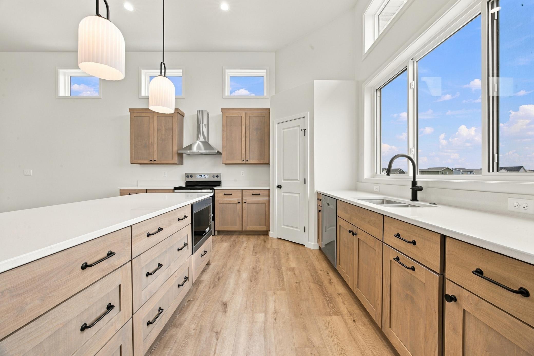 2026 single family home for sale at 8479 61st Street S in Horace, ND — 5 bed, 3 bath (photo 8 of 38)