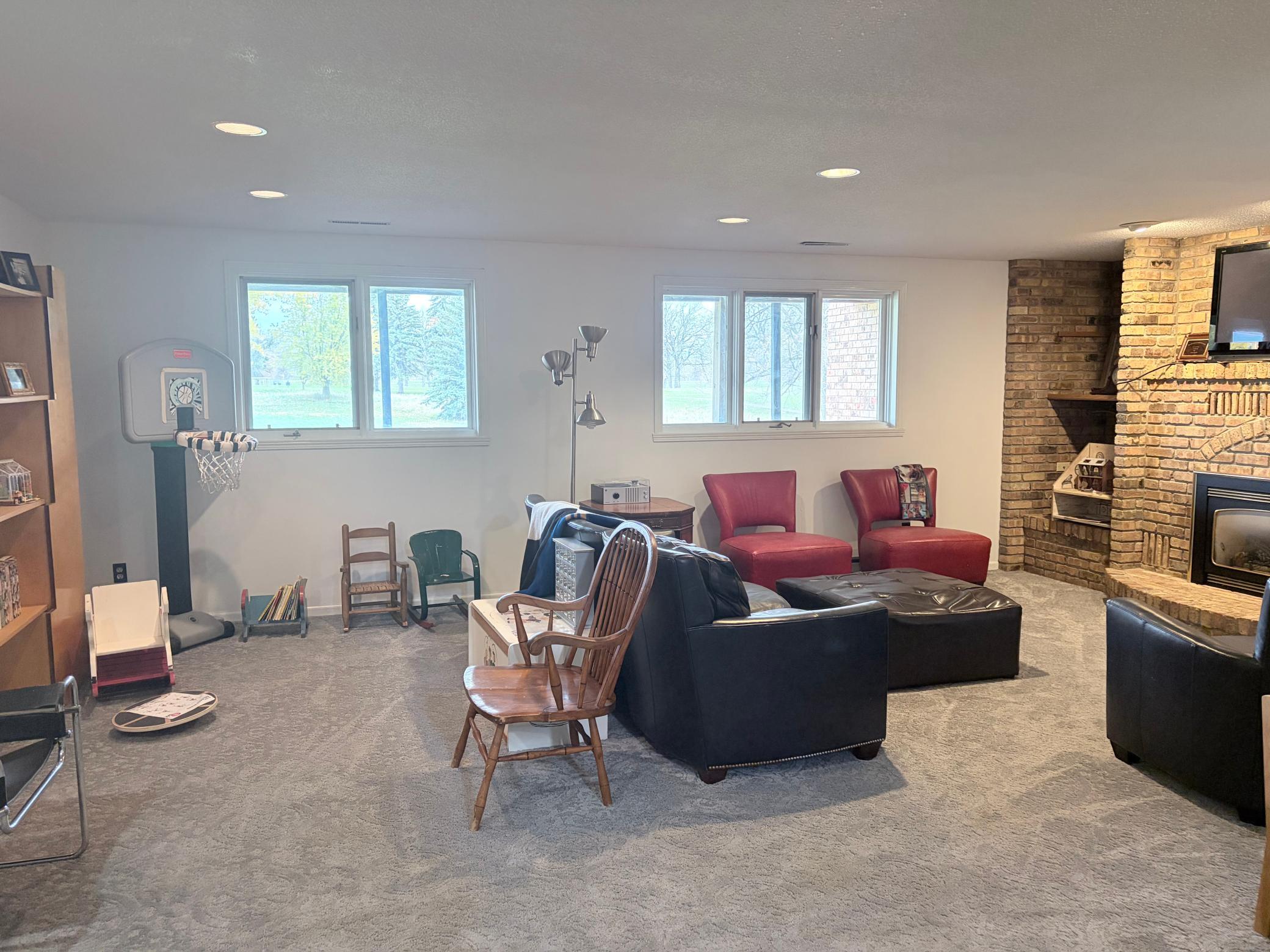 1989 twin home for sale at 423 Caddy Avenue in Moorhead, MN — 3 bed, 2 bath (photo 30 of 53)