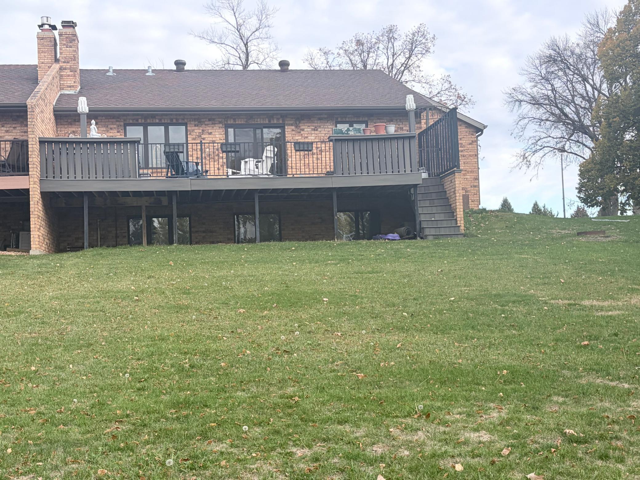 1989 twin home for sale at 423 Caddy Avenue in Moorhead, MN — 3 bed, 2 bath (photo 46 of 53)