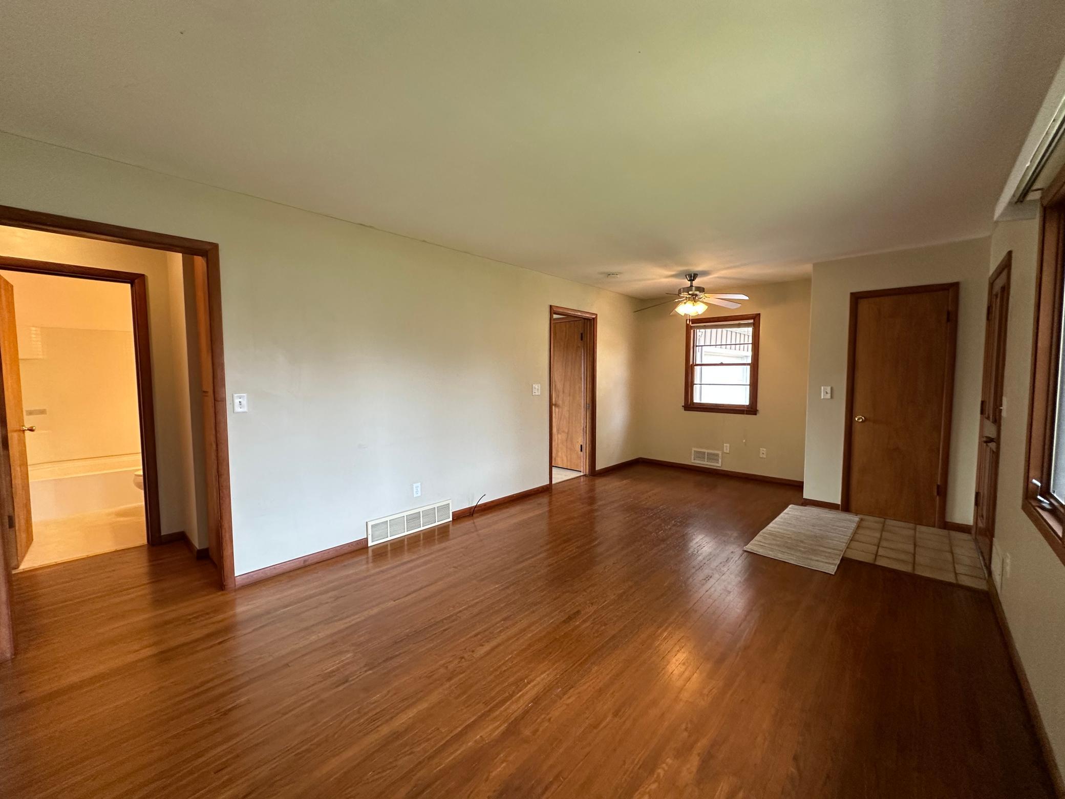 1955 single family home for sale at 1301 14th Street S in Moorhead, MN — 3 bed, 2 bath (photo 2 of 31)