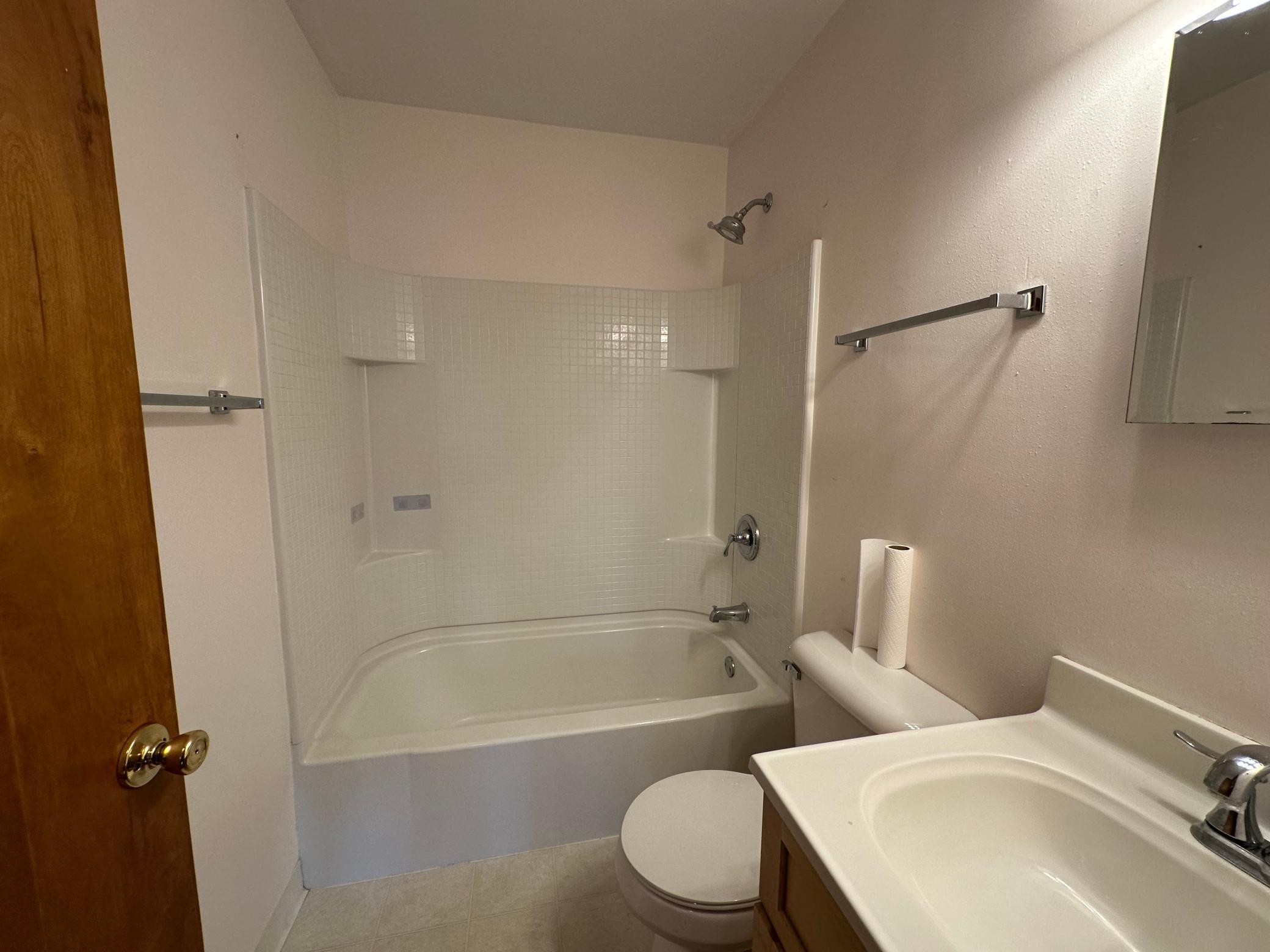 1955 single family home for sale at 1301 14th Street S in Moorhead, MN — 3 bed, 2 bath (photo 13 of 31)