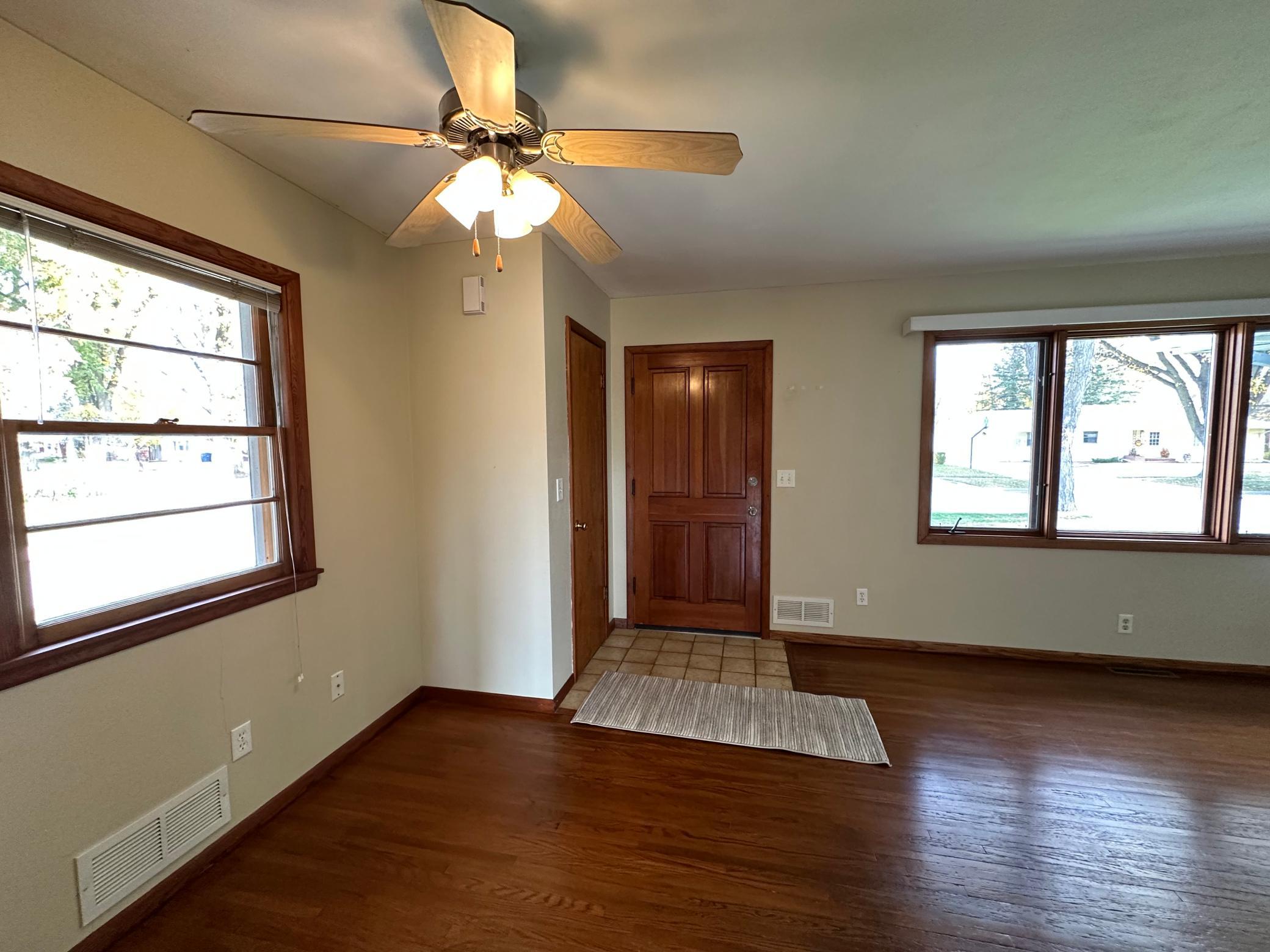 1955 single family home for sale at 1301 14th Street S in Moorhead, MN — 3 bed, 2 bath (photo 4 of 31)