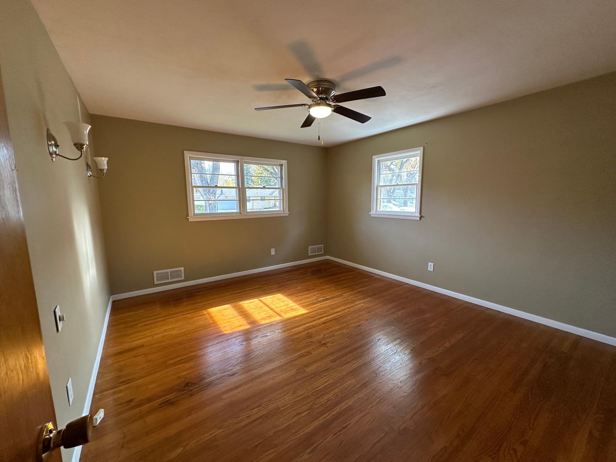 1955 single family home for sale at 1301 14th Street S in Moorhead, MN — 3 bed, 2 bath (photo 9 of 31)