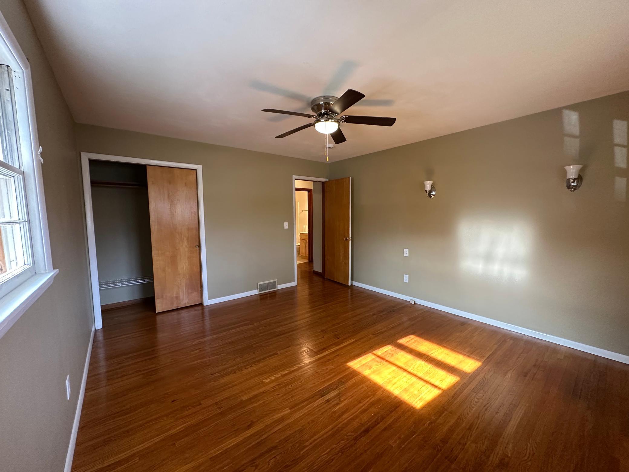 1955 single family home for sale at 1301 14th Street S in Moorhead, MN — 3 bed, 2 bath (photo 10 of 31)
