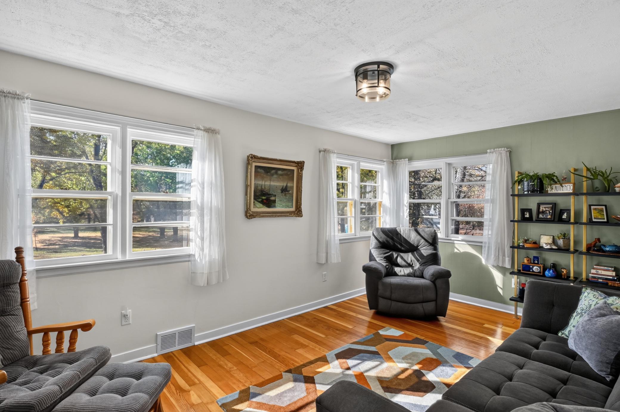 1949 single family home for sale at 317 Fingal Drive in Alexandria, MN — 4 bed, 2 bath (photo 10 of 39)