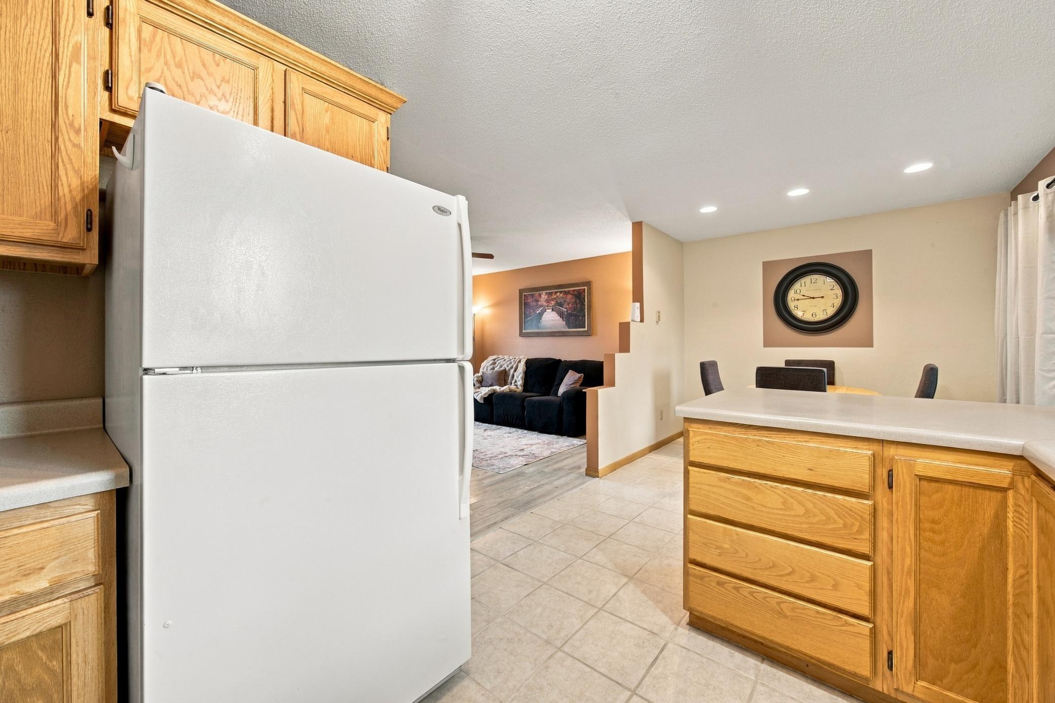 1989 twin home for sale at 2003 32nd Avenue S in Fargo, ND — 4 bed, 2 bath (photo 12 of 32)