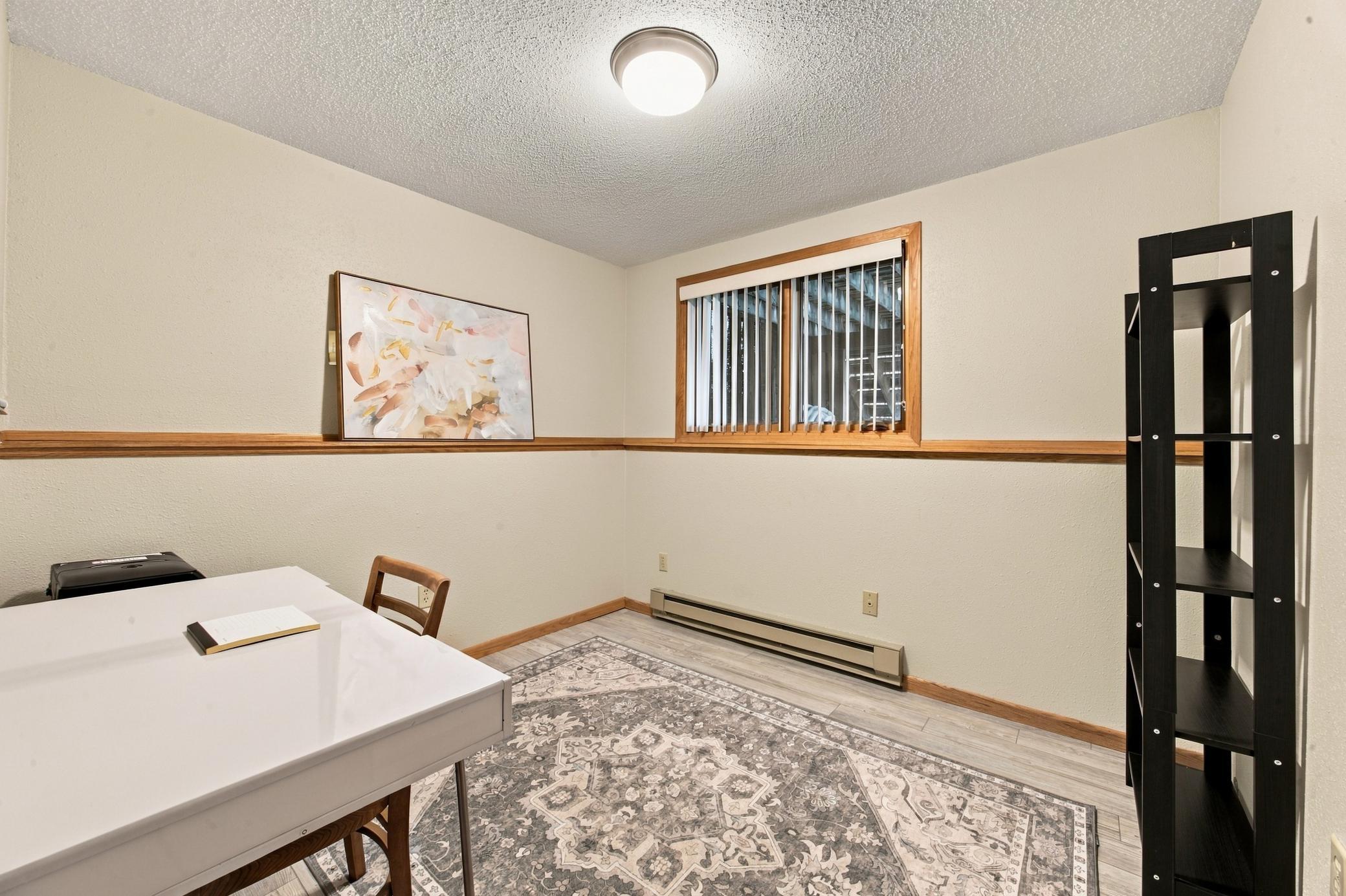 1989 twin home for sale at 2003 32nd Avenue S in Fargo, ND — 4 bed, 2 bath (photo 21 of 32)