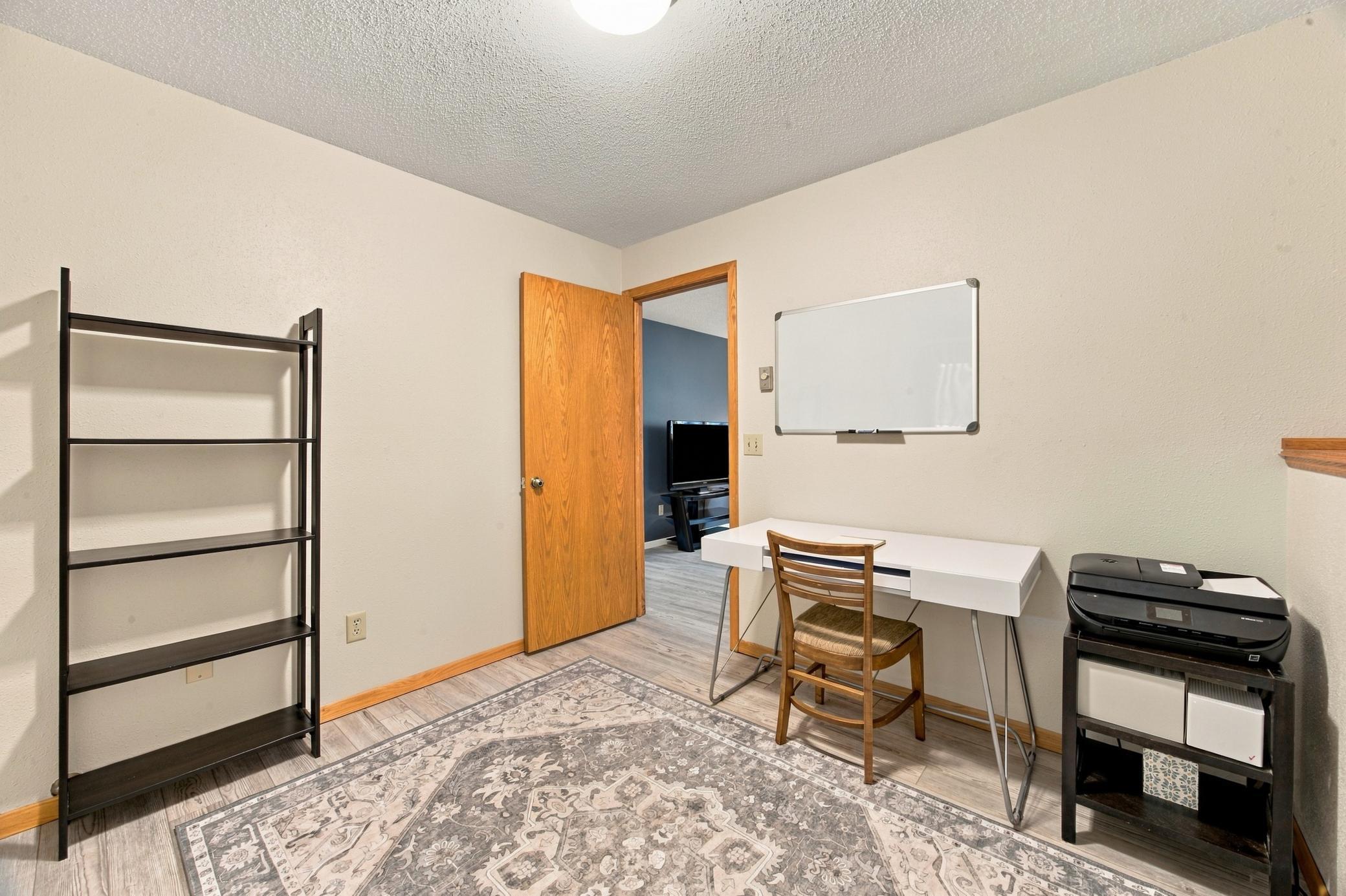 1989 twin home for sale at 2003 32nd Avenue S in Fargo, ND — 4 bed, 2 bath (photo 22 of 32)