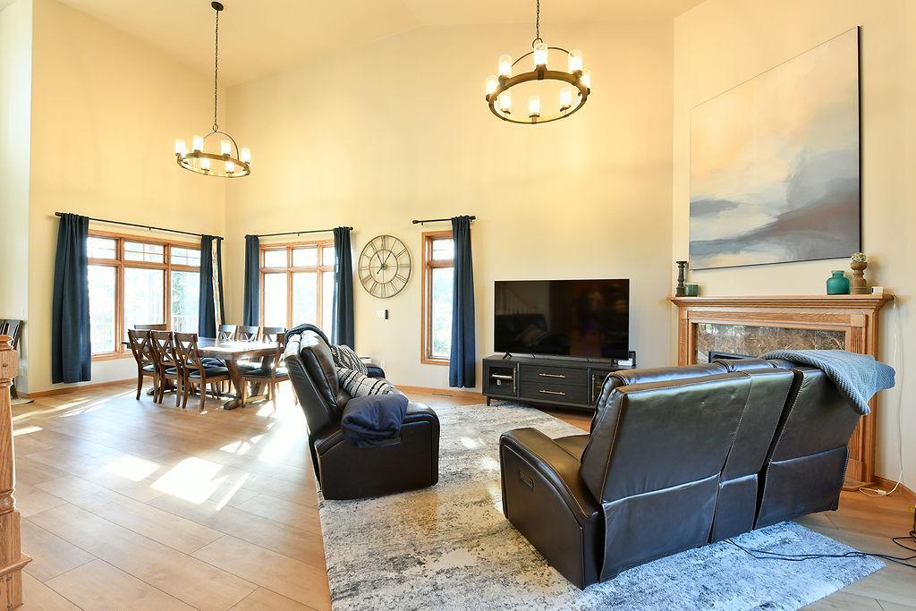 1997 single family home for sale at 7589 40 Street N in Moorhead, MN — 5 bed, 4 bath (photo 12 of 53)