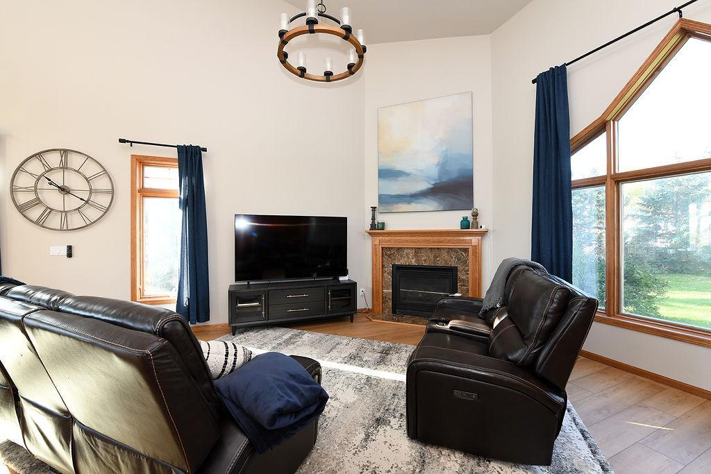 1997 single family home for sale at 7589 40 Street N in Moorhead, MN — 5 bed, 4 bath (photo 15 of 53)