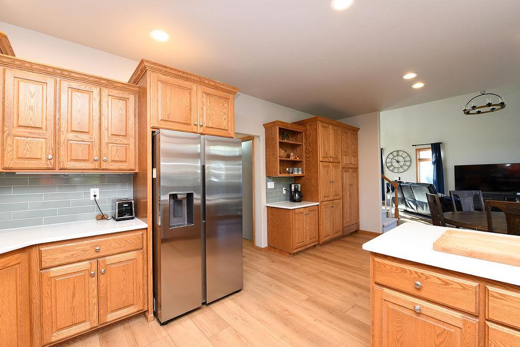 1997 single family home for sale at 7589 40 Street N in Moorhead, MN — 5 bed, 4 bath (photo 19 of 53)