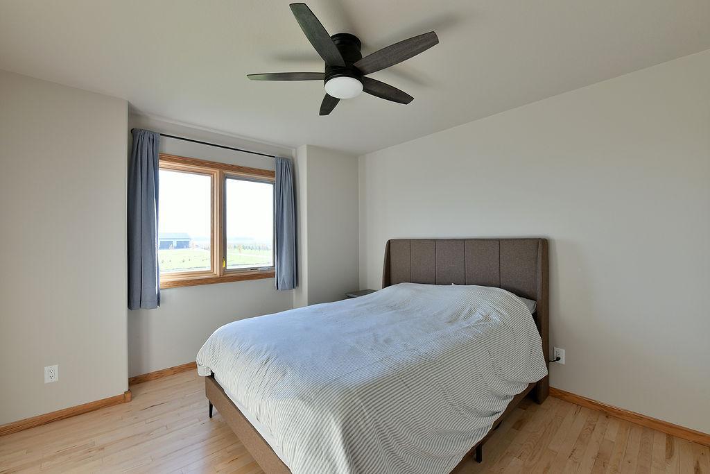 1997 single family home for sale at 7589 40 Street N in Moorhead, MN — 5 bed, 4 bath (photo 31 of 53)