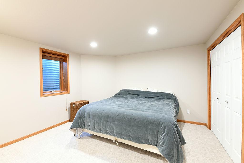 1997 single family home for sale at 7589 40 Street N in Moorhead, MN — 5 bed, 4 bath (photo 39 of 53)