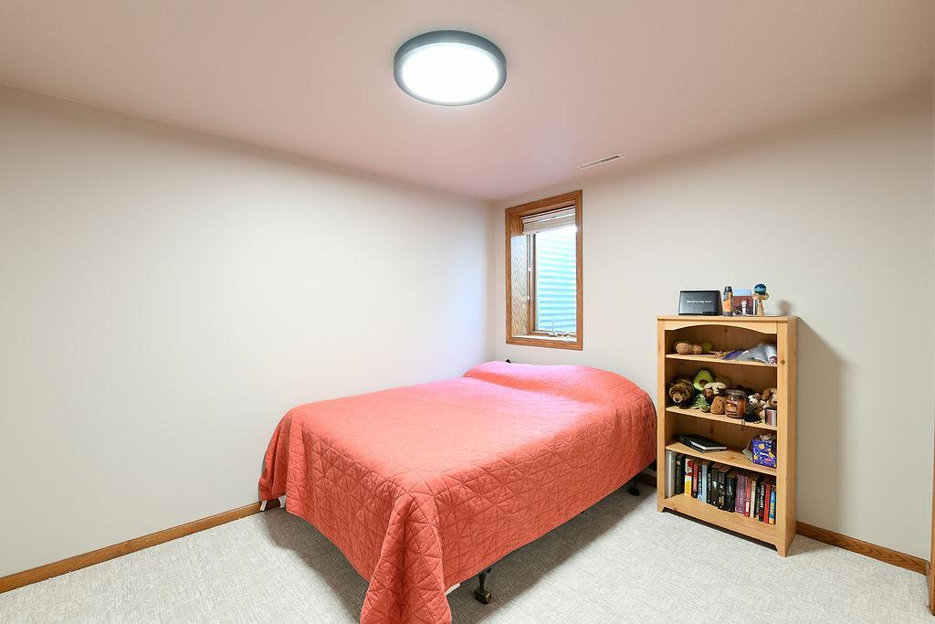 1997 single family home for sale at 7589 40 Street N in Moorhead, MN — 5 bed, 4 bath (photo 40 of 53)