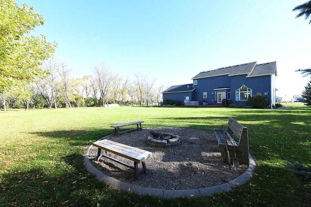 1997 single family home for sale at 7589 40 Street N in Moorhead, MN — 5 bed, 4 bath (photo 47 of 53)