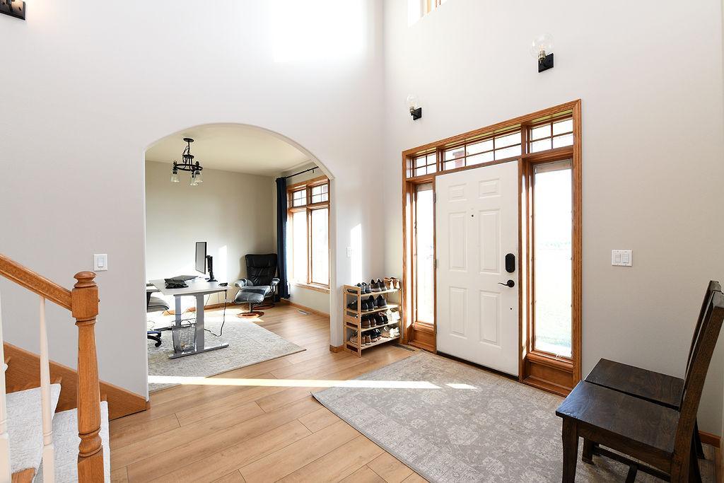 1997 single family home for sale at 7589 40 Street N in Moorhead, MN — 5 bed, 4 bath (photo 9 of 53)