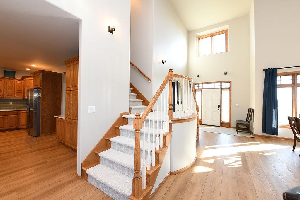 1997 single family home for sale at 7589 40 Street N in Moorhead, MN — 5 bed, 4 bath (photo 10 of 53)