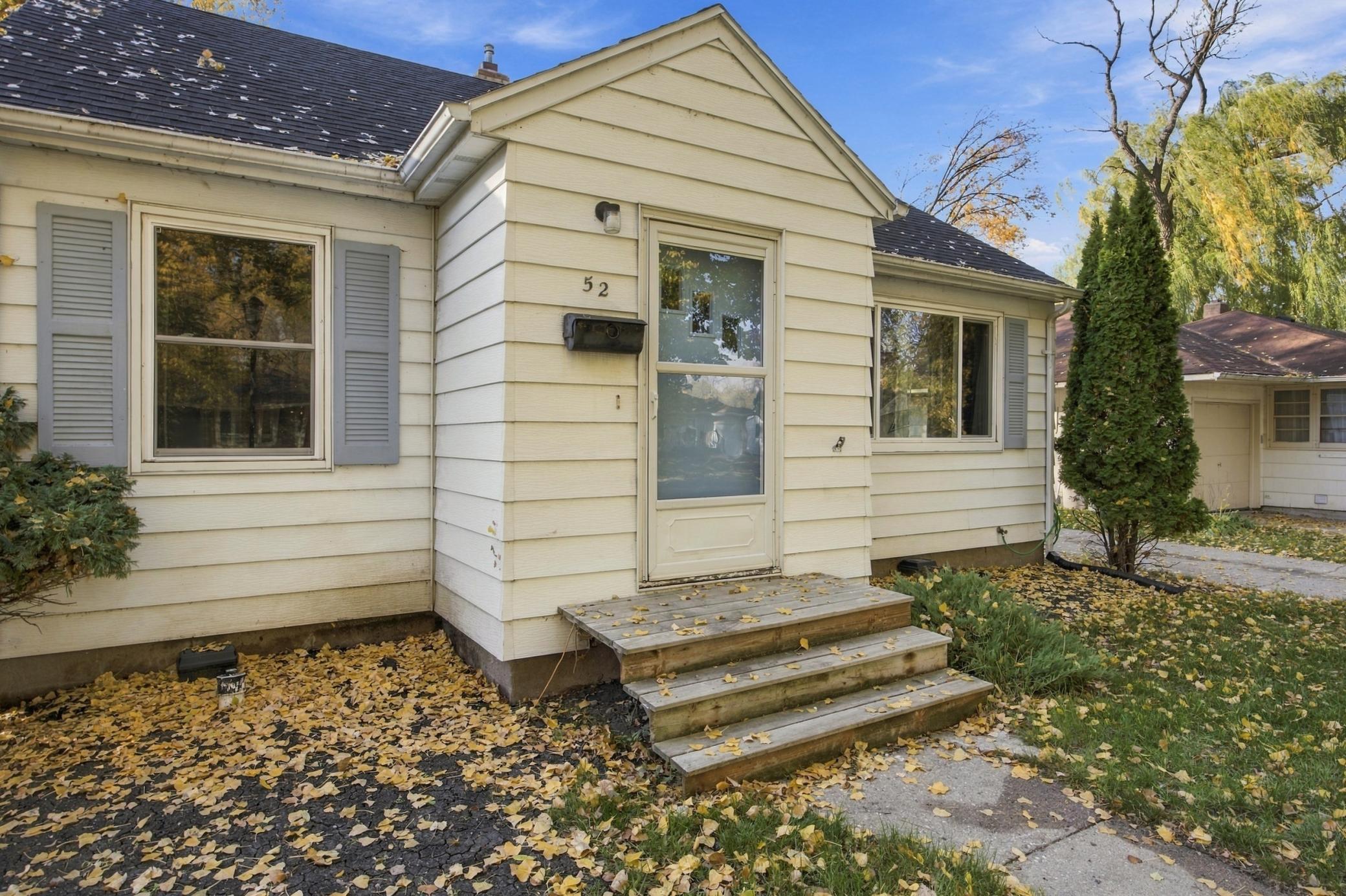 1953 single family home for sale at 52 16 1/2 Avenue N in Fargo, ND — 4 bed, 2 bath (photo 2 of 36)