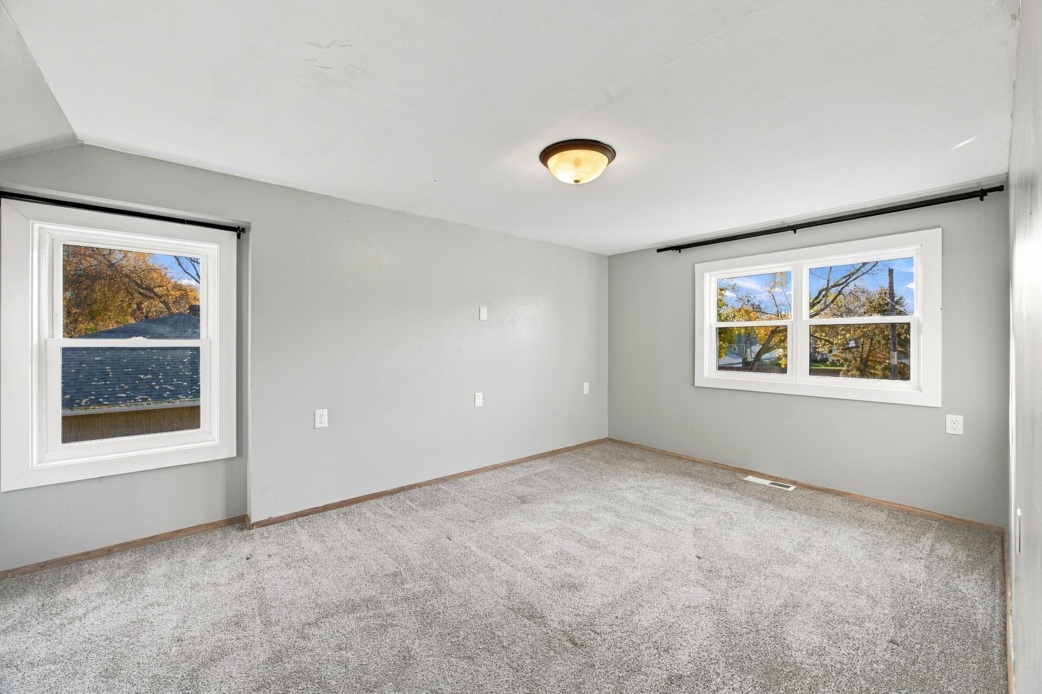 1953 single family home for sale at 52 16 1/2 Avenue N in Fargo, ND — 4 bed, 2 bath (photo 14 of 36)