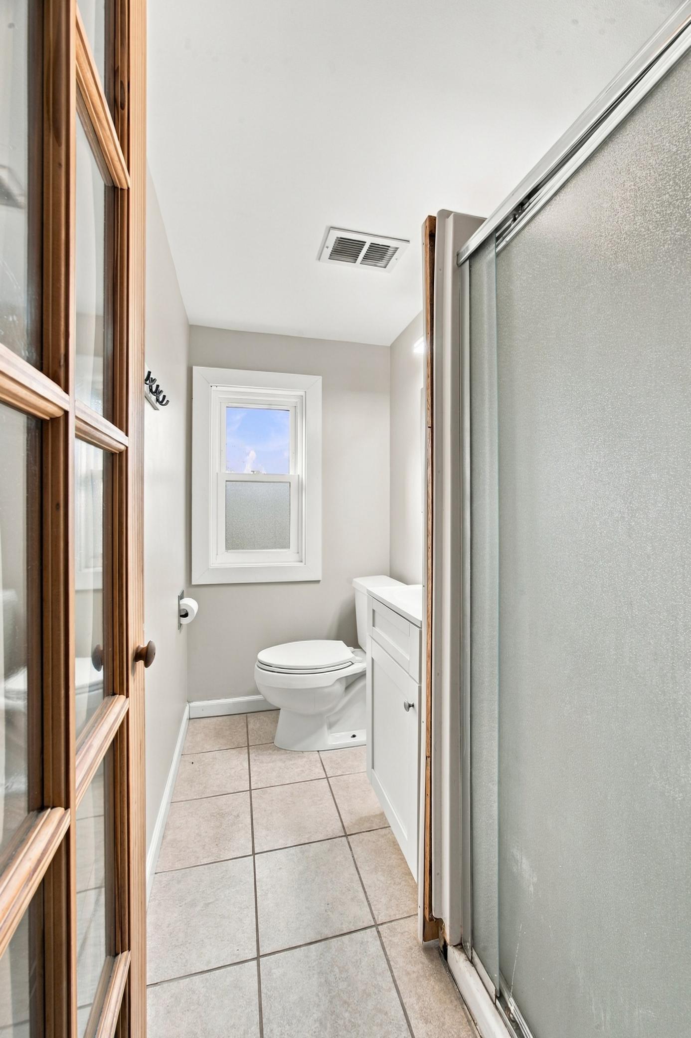 1953 single family home for sale at 52 16 1/2 Avenue N in Fargo, ND — 4 bed, 2 bath (photo 16 of 36)