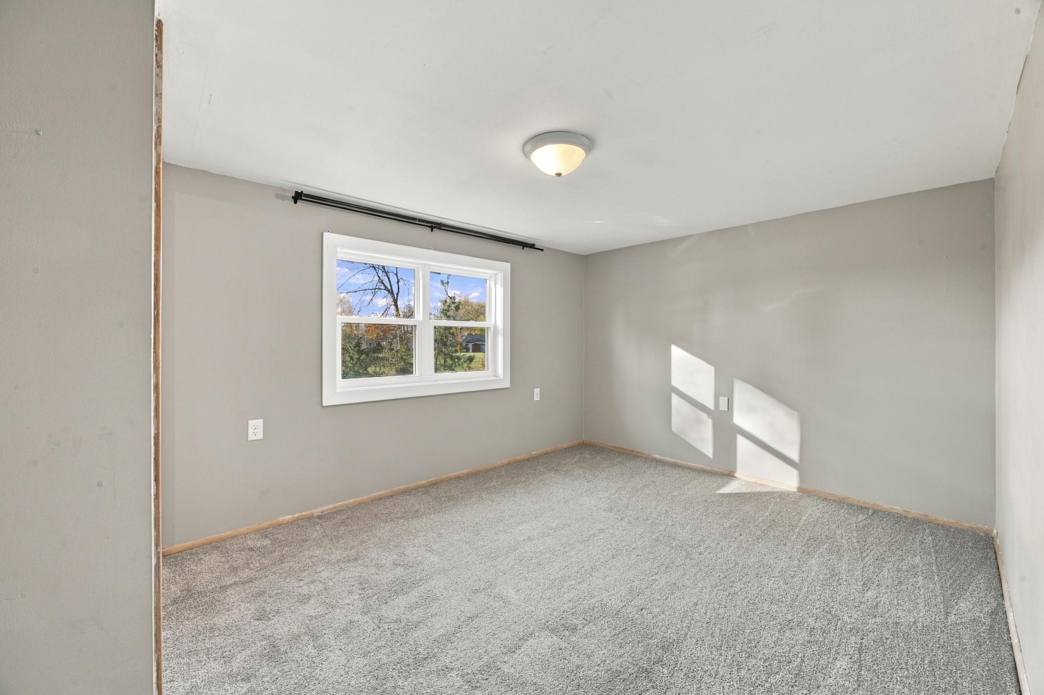 1953 single family home for sale at 52 16 1/2 Avenue N in Fargo, ND — 4 bed, 2 bath (photo 17 of 36)