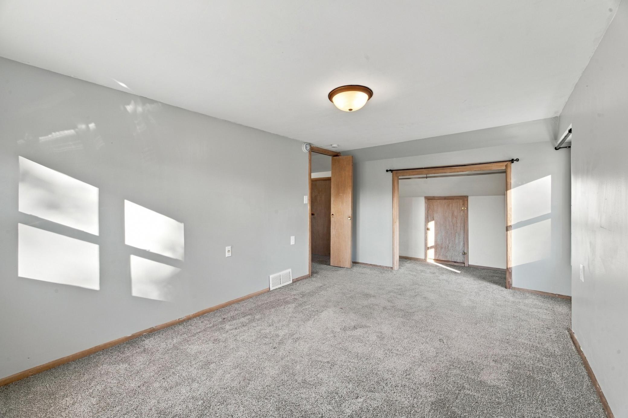 1953 single family home for sale at 52 16 1/2 Avenue N in Fargo, ND — 4 bed, 2 bath (photo 18 of 36)