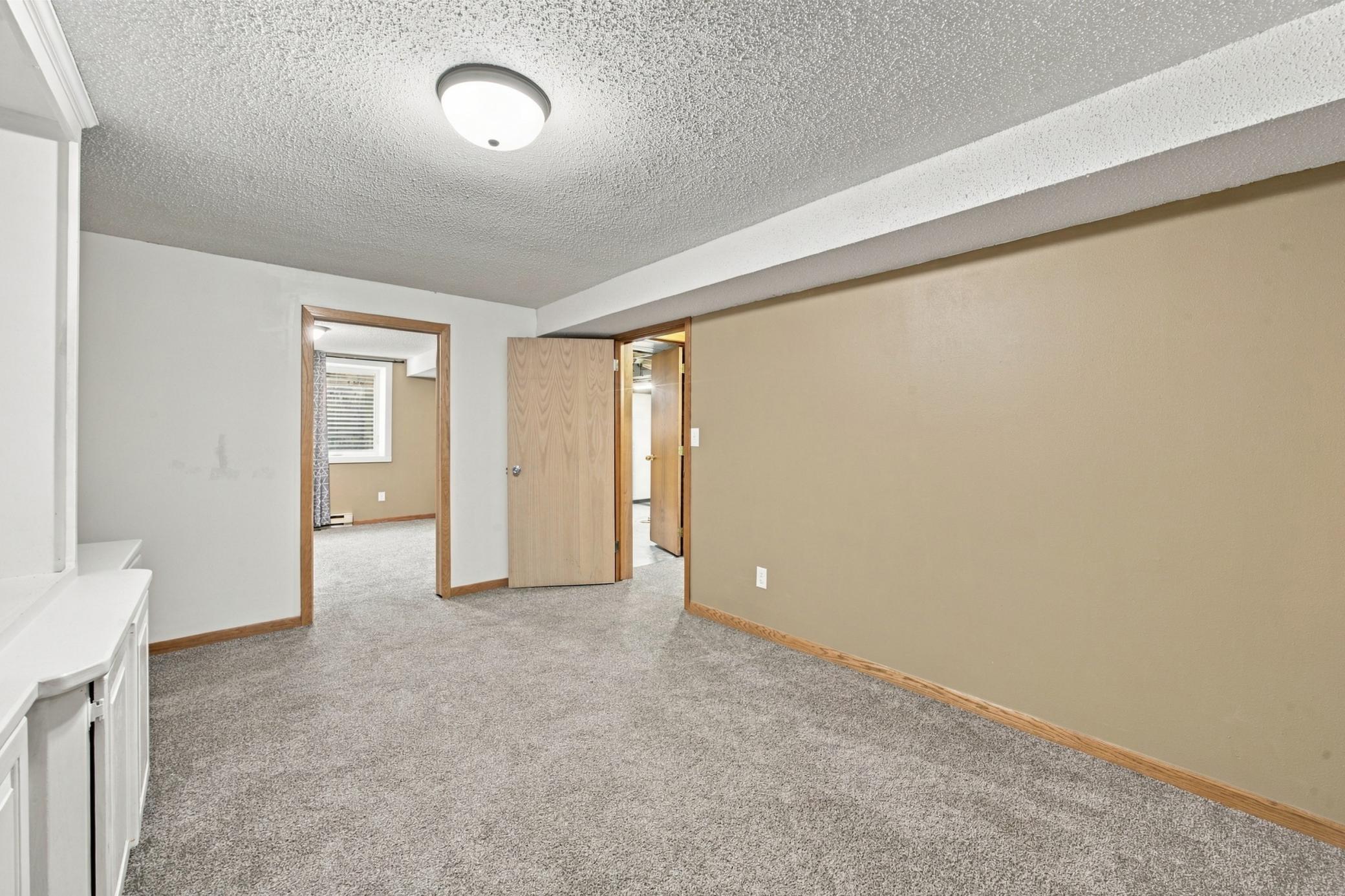 1953 single family home for sale at 52 16 1/2 Avenue N in Fargo, ND — 4 bed, 2 bath (photo 20 of 36)