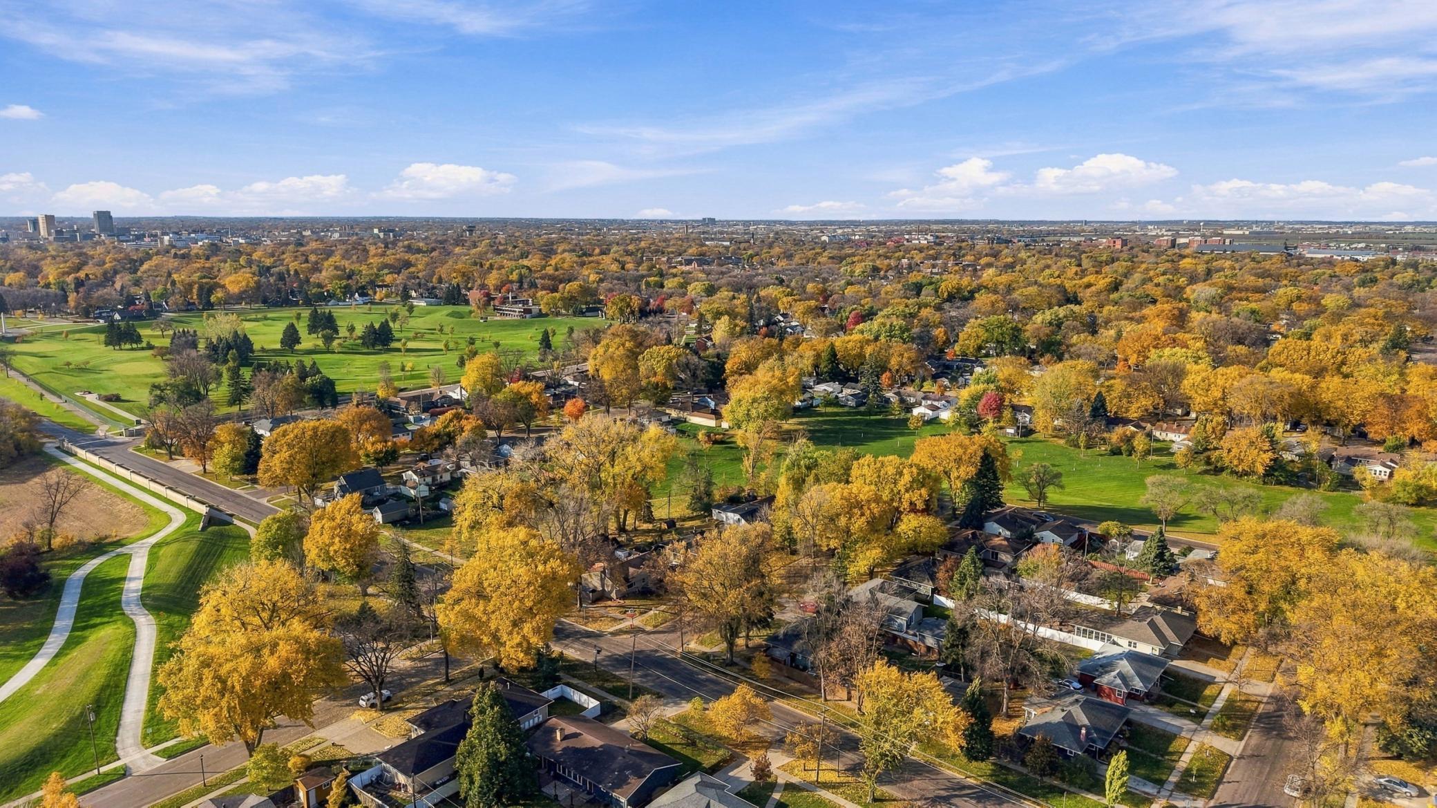 1953 single family home for sale at 52 16 1/2 Avenue N in Fargo, ND — 4 bed, 2 bath (photo 31 of 36)