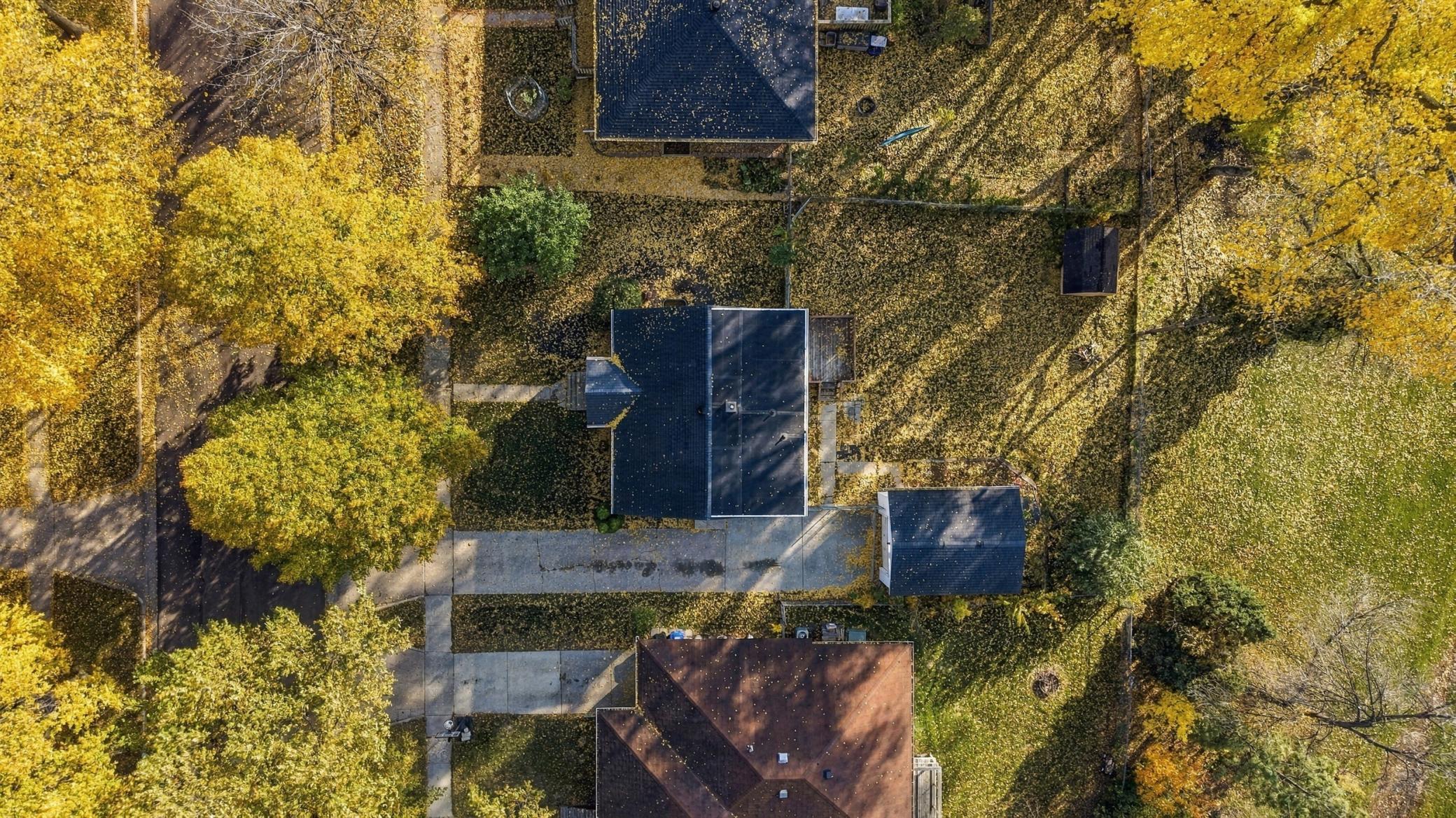 1953 single family home for sale at 52 16 1/2 Avenue N in Fargo, ND — 4 bed, 2 bath (photo 33 of 36)