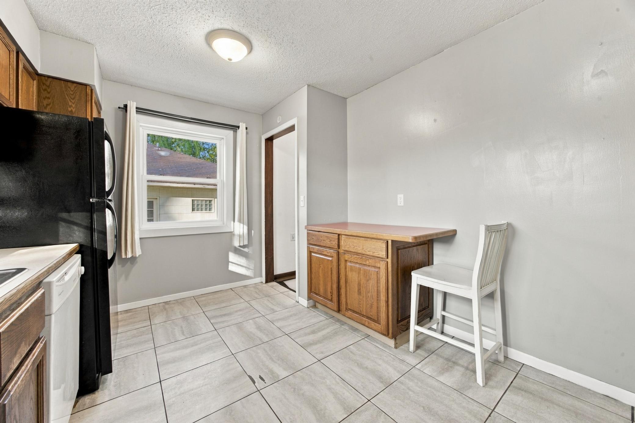 1953 single family home for sale at 52 16 1/2 Avenue N in Fargo, ND — 4 bed, 2 bath (photo 8 of 36)
