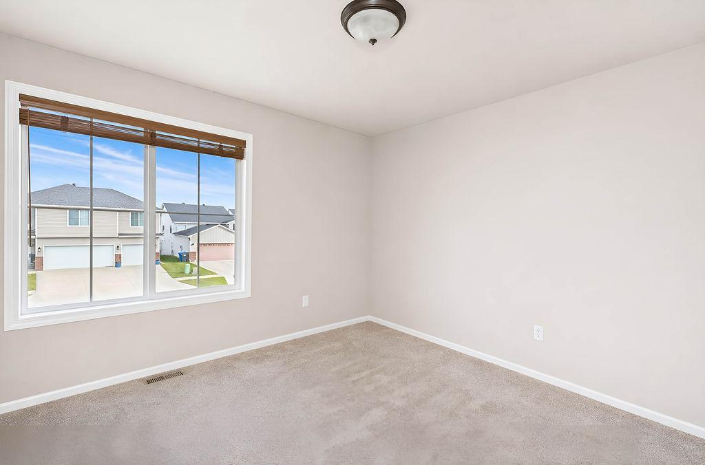 2019 single family home for sale at 1558 68th Avenue S in Fargo, ND — 4 bed, 3 bath (photo 13 of 38)