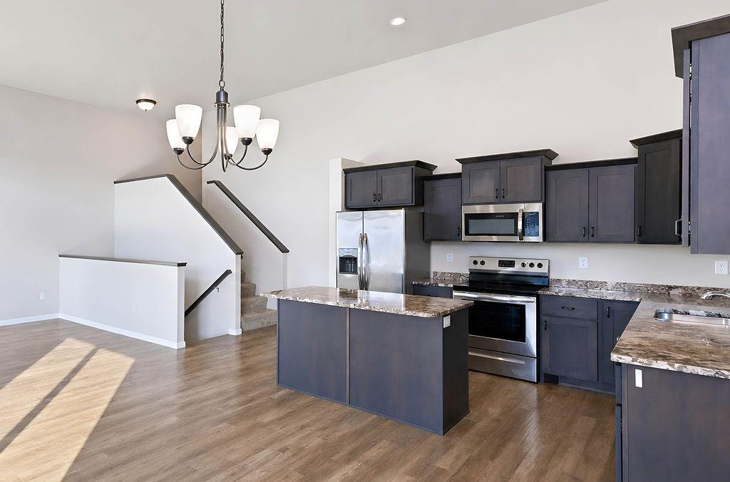 2019 single family home for sale at 1558 68th Avenue S in Fargo, ND — 4 bed, 3 bath (photo 22 of 38)
