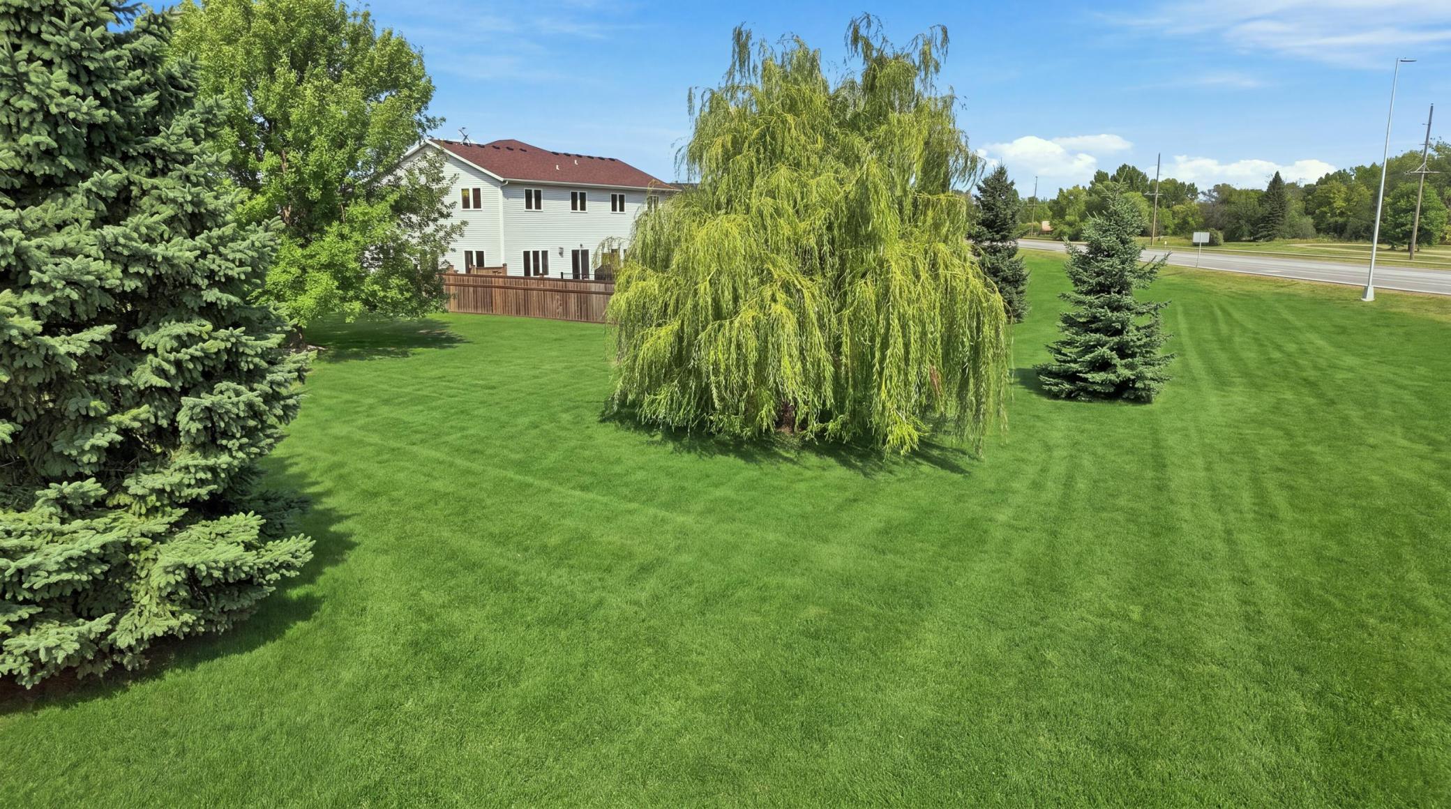 2002 twin home for sale at 6158 14th Street S in Fargo, ND — 3 bed, 3 bath (photo 19 of 46)