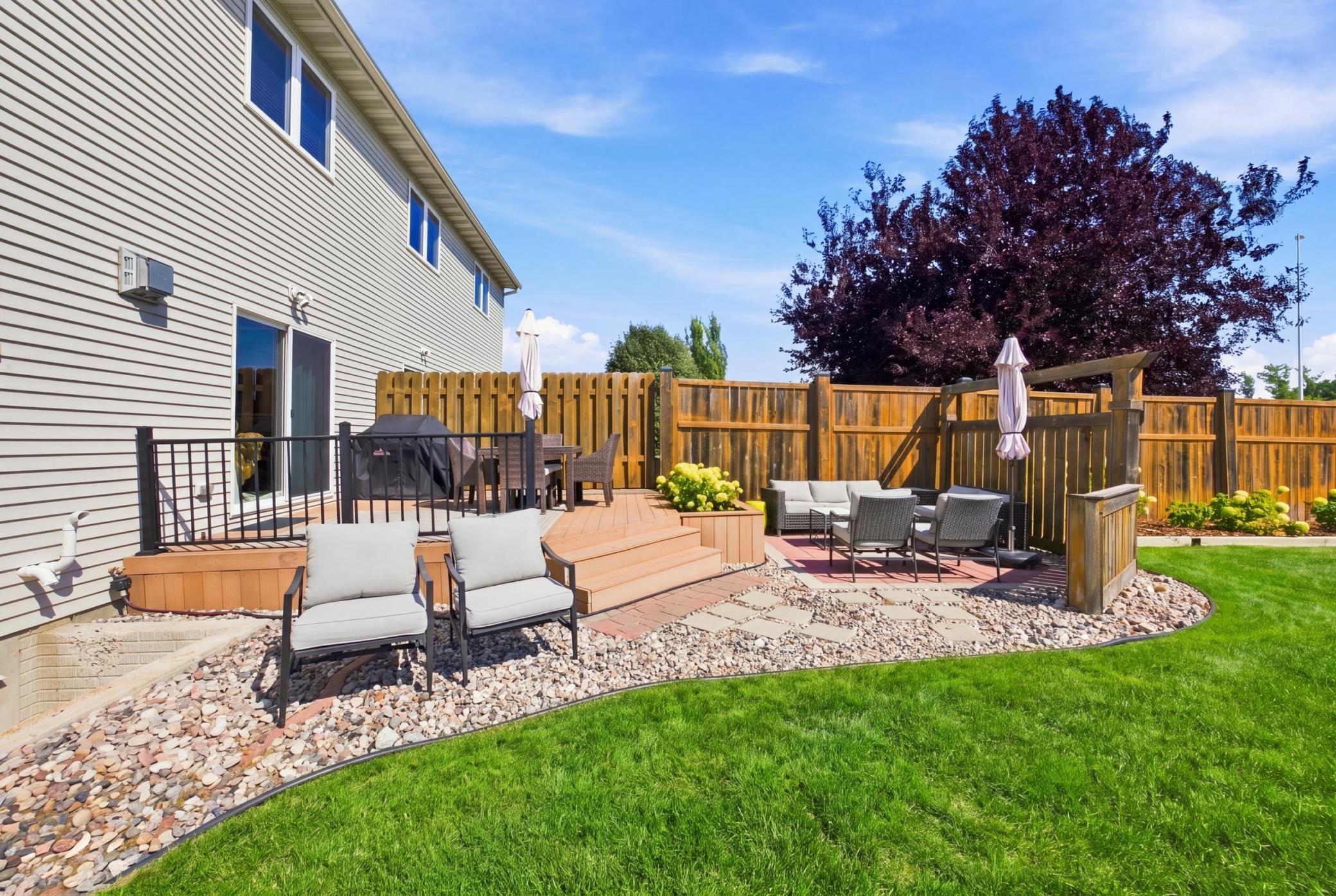 2002 twin home for sale at 6158 14th Street S in Fargo, ND — 3 bed, 3 bath (photo 4 of 46)