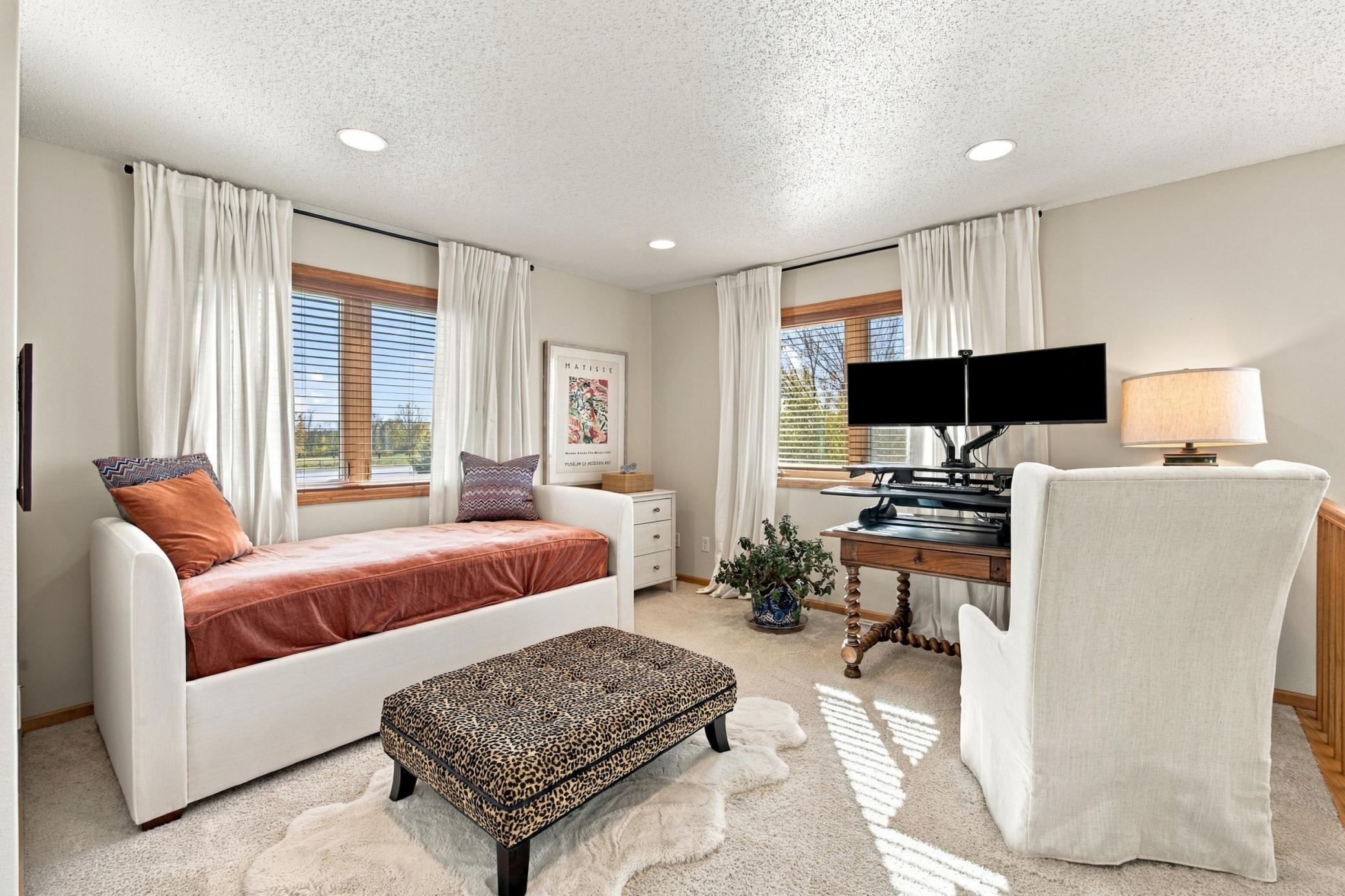 2002 twin home for sale at 6158 14th Street S in Fargo, ND — 3 bed, 3 bath (photo 32 of 46)