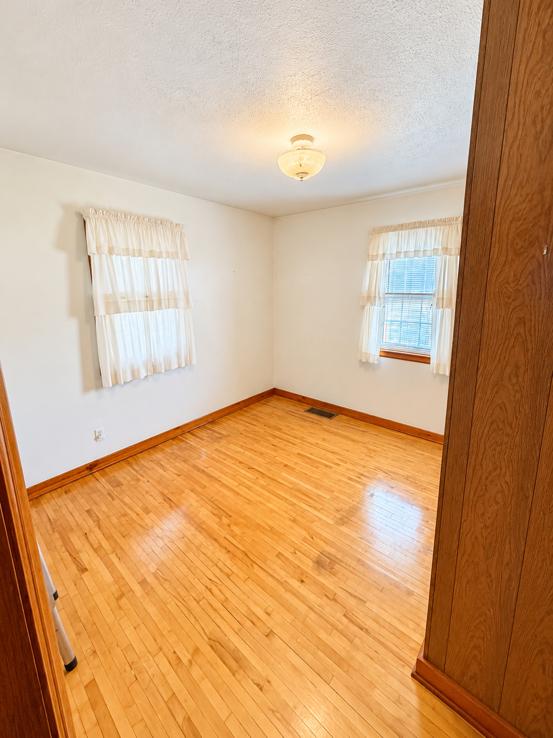 1945 single family home for sale at 18913 Frontage Road in Detroit Lakes, MN — 2 bed, 2 bath (photo 13 of 32)
