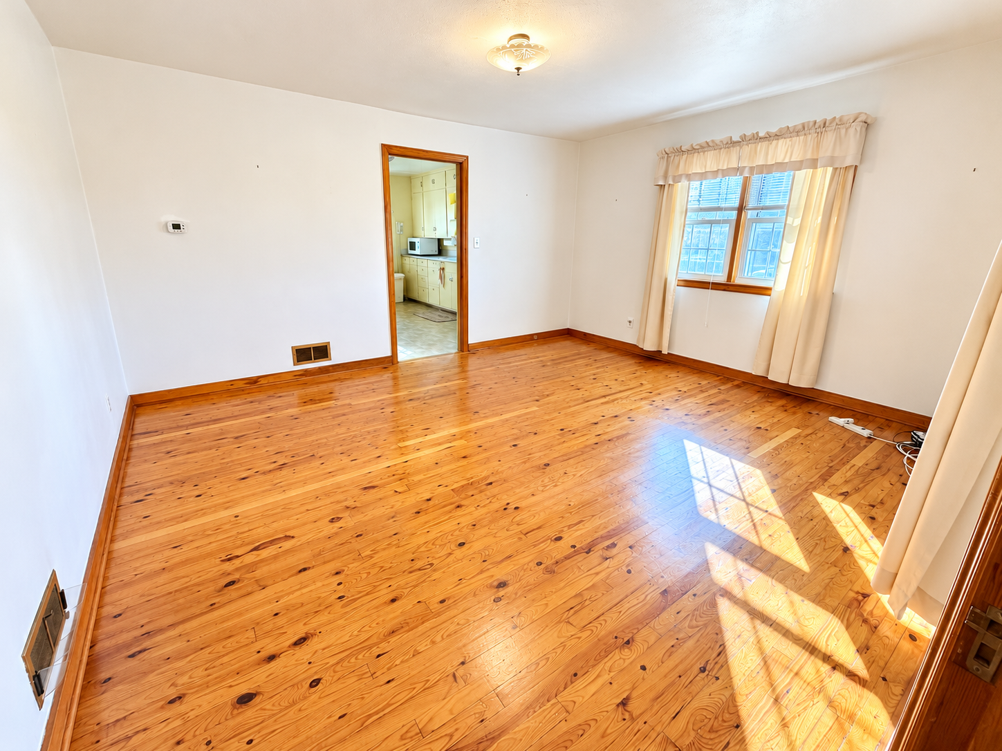 1945 single family home for sale at 18913 Frontage Road in Detroit Lakes, MN — 2 bed, 2 bath (photo 16 of 32)