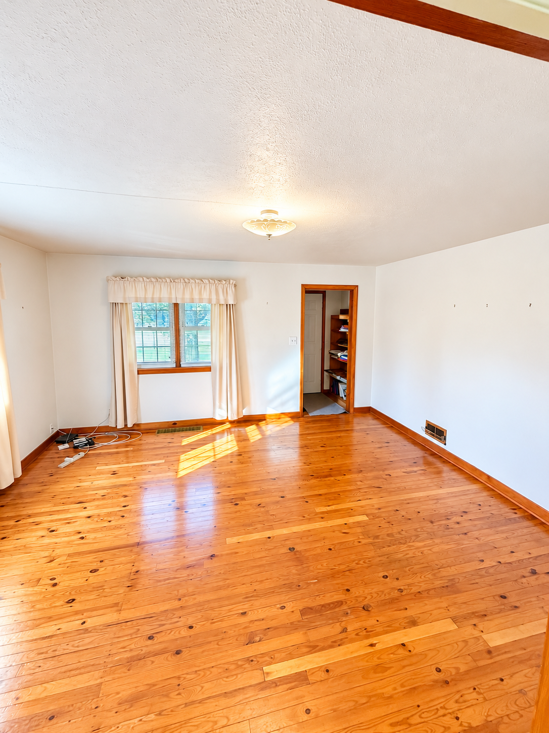 1945 single family home for sale at 18913 Frontage Road in Detroit Lakes, MN — 2 bed, 2 bath (photo 17 of 32)