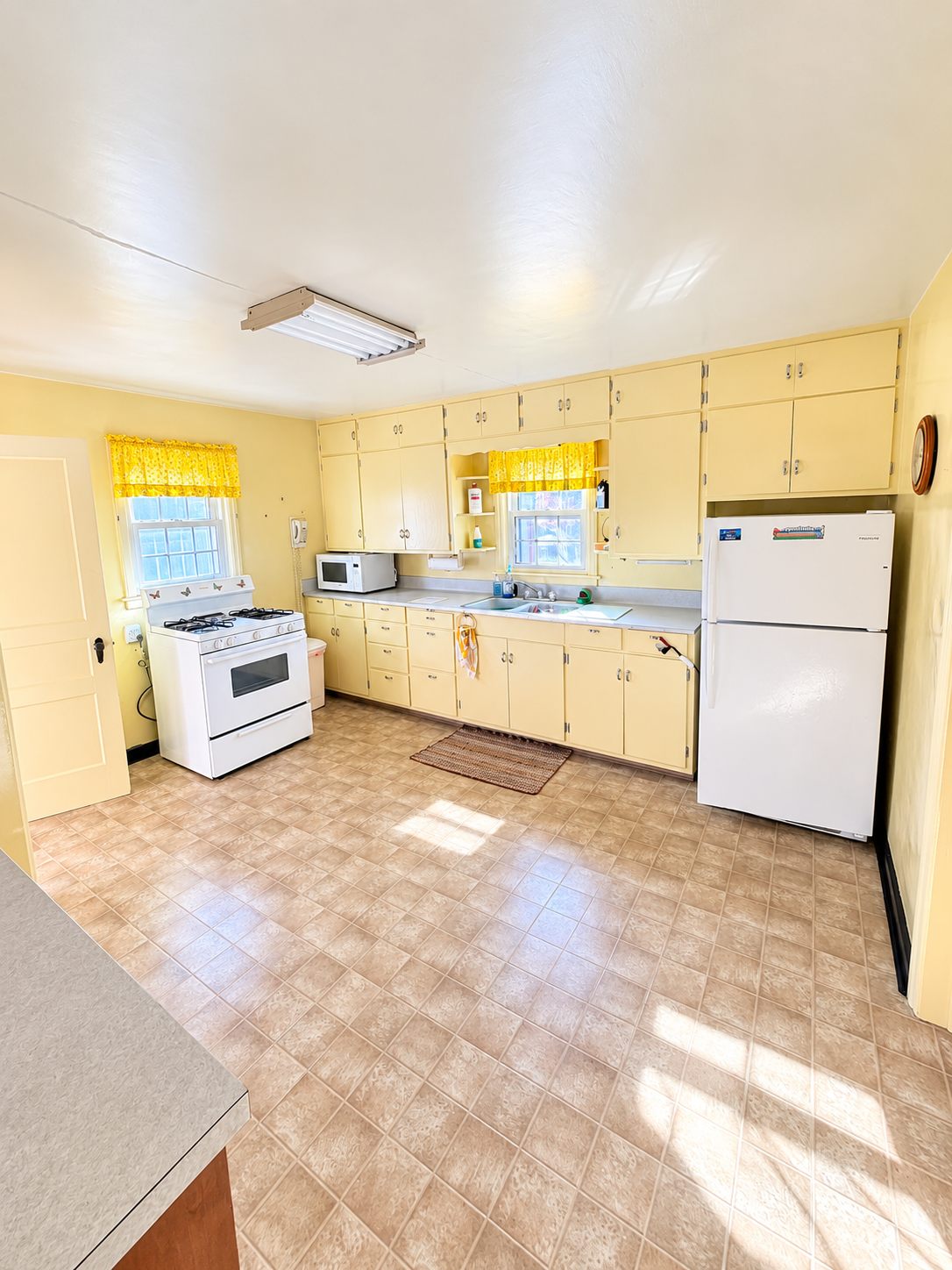 1945 single family home for sale at 18913 Frontage Road in Detroit Lakes, MN — 2 bed, 2 bath (photo 18 of 32)