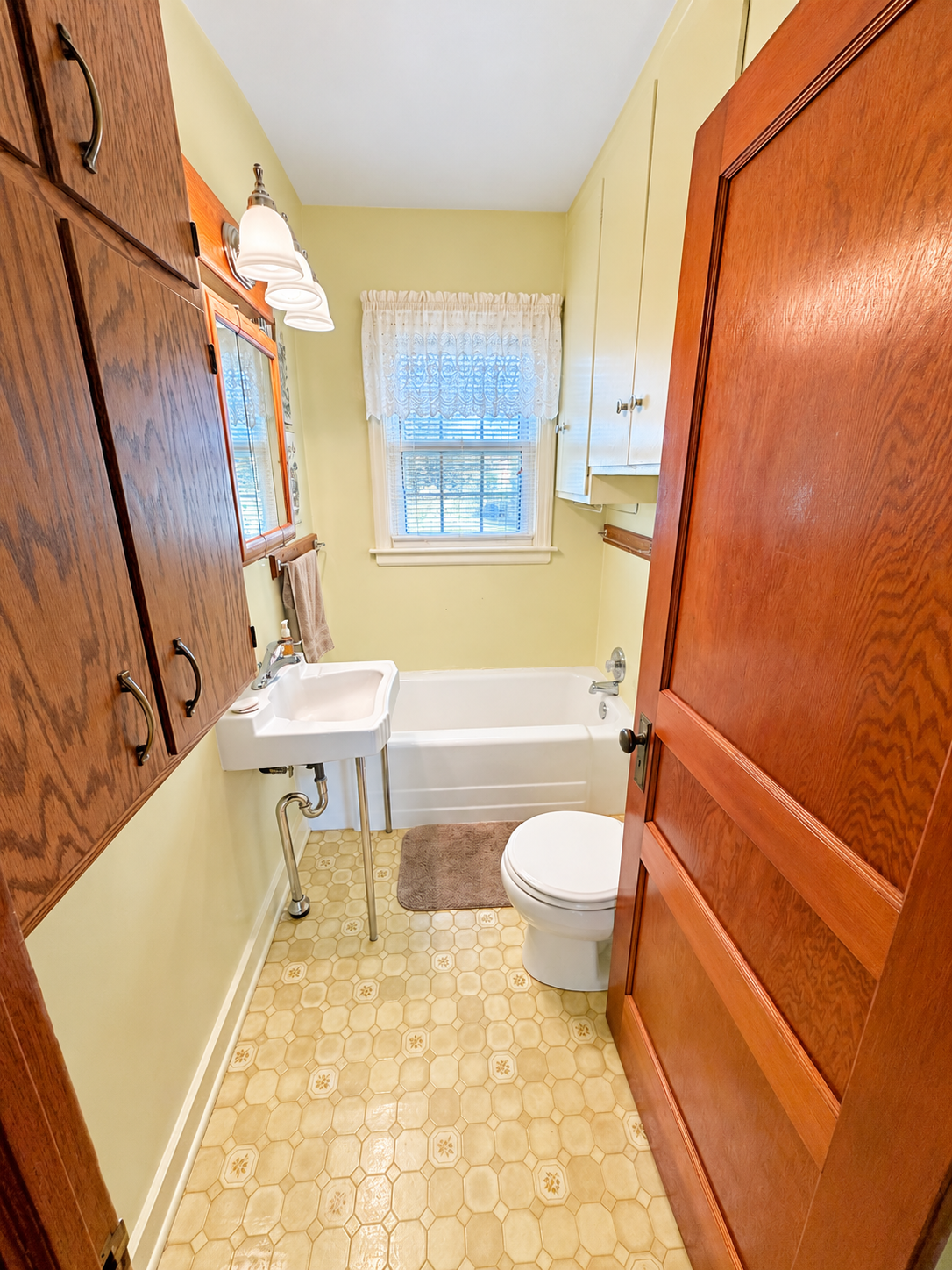 1945 single family home for sale at 18913 Frontage Road in Detroit Lakes, MN — 2 bed, 2 bath (photo 21 of 32)