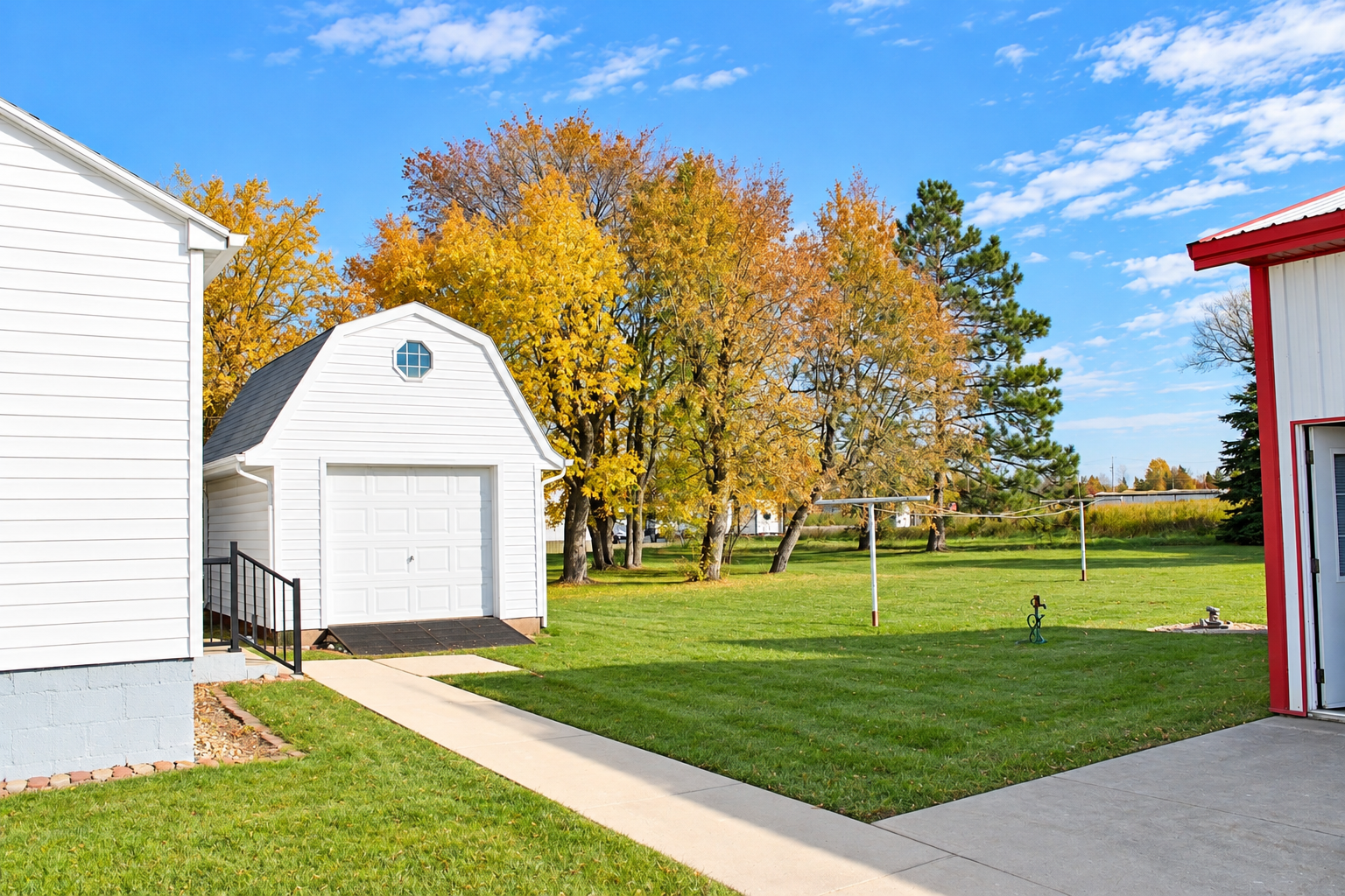 1945 single family home for sale at 18913 Frontage Road in Detroit Lakes, MN — 2 bed, 2 bath (photo 25 of 32)