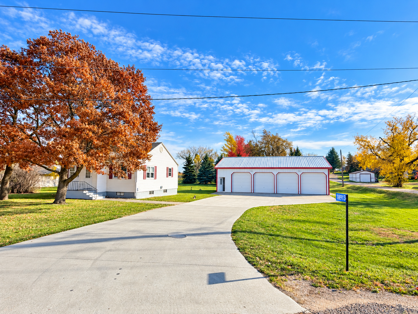 1945 single family home for sale at 18913 Frontage Road in Detroit Lakes, MN — 2 bed, 2 bath (photo 5 of 32)