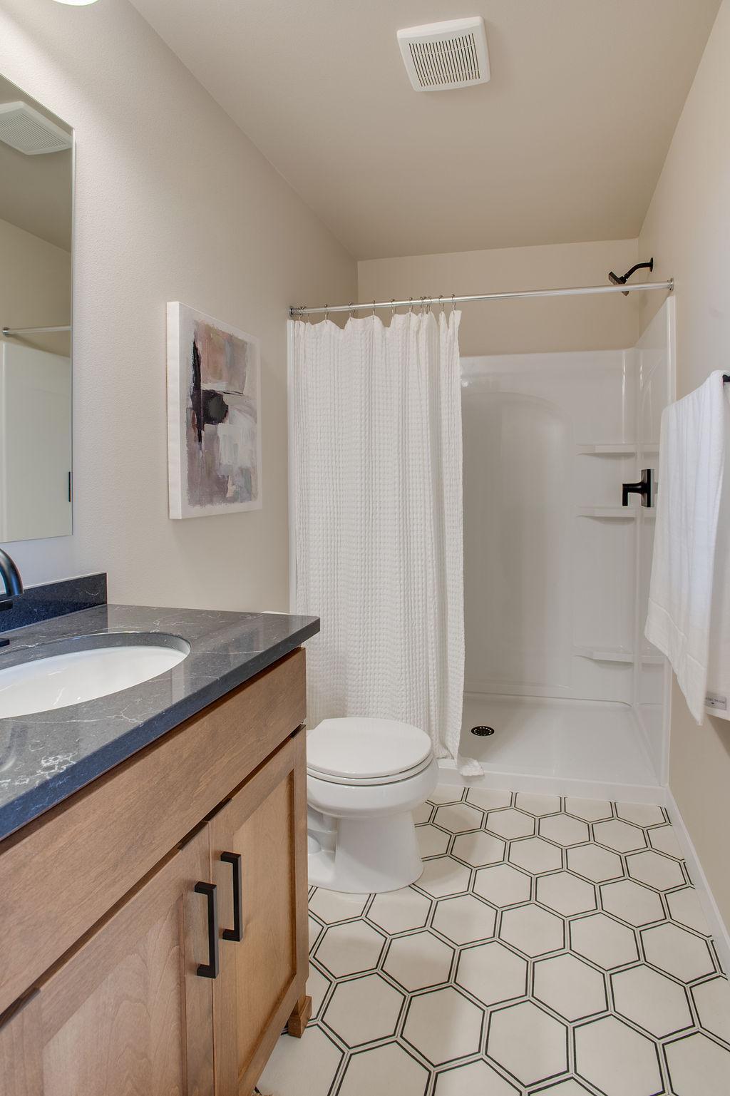 2026 single family home for sale at 6985 Selkirk Drive S in Fargo, ND — 4 bed, 3 bath (photo 16 of 25)