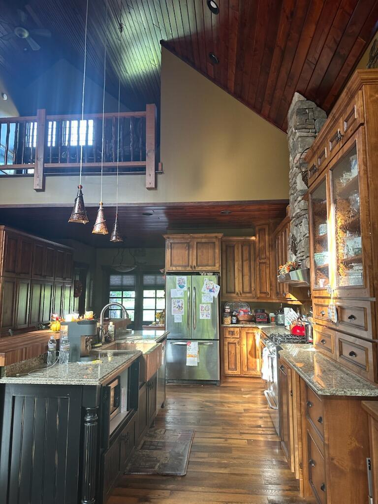 2009 single family home for sale at 8022 Crowne Hills Court NE in Bemidji, MN — 3 bed, 5 bath (photo 4 of 22)