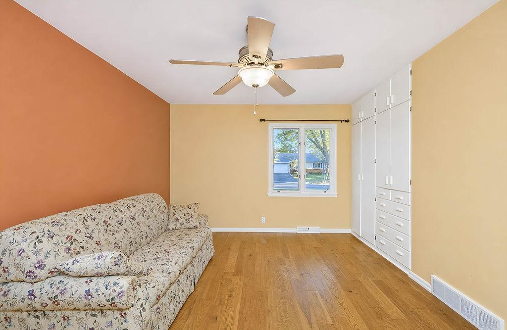 1958 single family home for sale at 1325 5th Street N in Fargo, ND — 4 bed, 3 bath (photo 37 of 59)