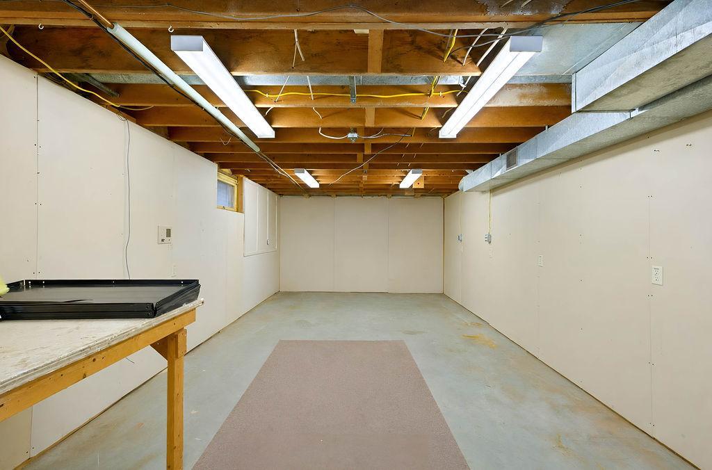 1958 single family home for sale at 1325 5th Street N in Fargo, ND — 4 bed, 3 bath (photo 43 of 59)
