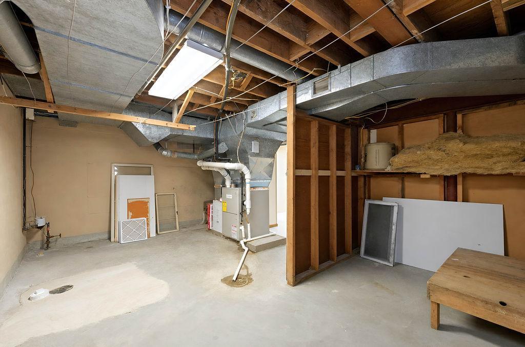 1958 single family home for sale at 1325 5th Street N in Fargo, ND — 4 bed, 3 bath (photo 46 of 59)